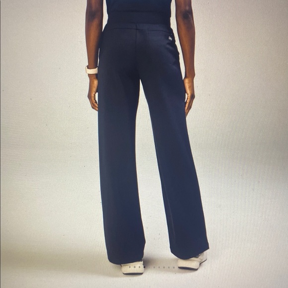 High Waisted Salina FORMx Wide Leg Scrub Pants - Picture 4 of 9